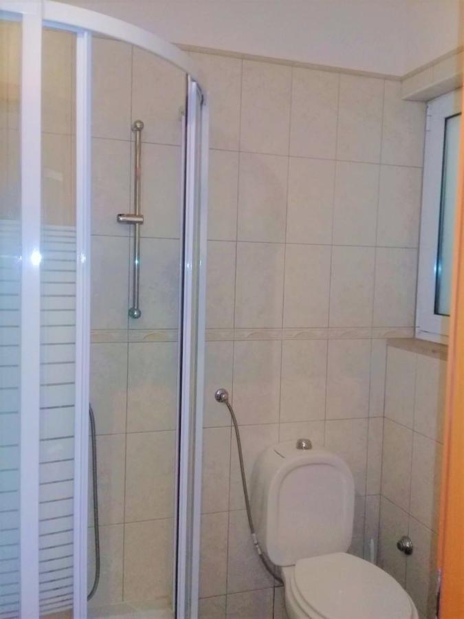 Studio Apartment Brela Esterno foto