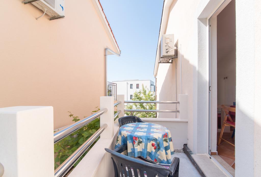 Studio Apartment Brela Esterno foto