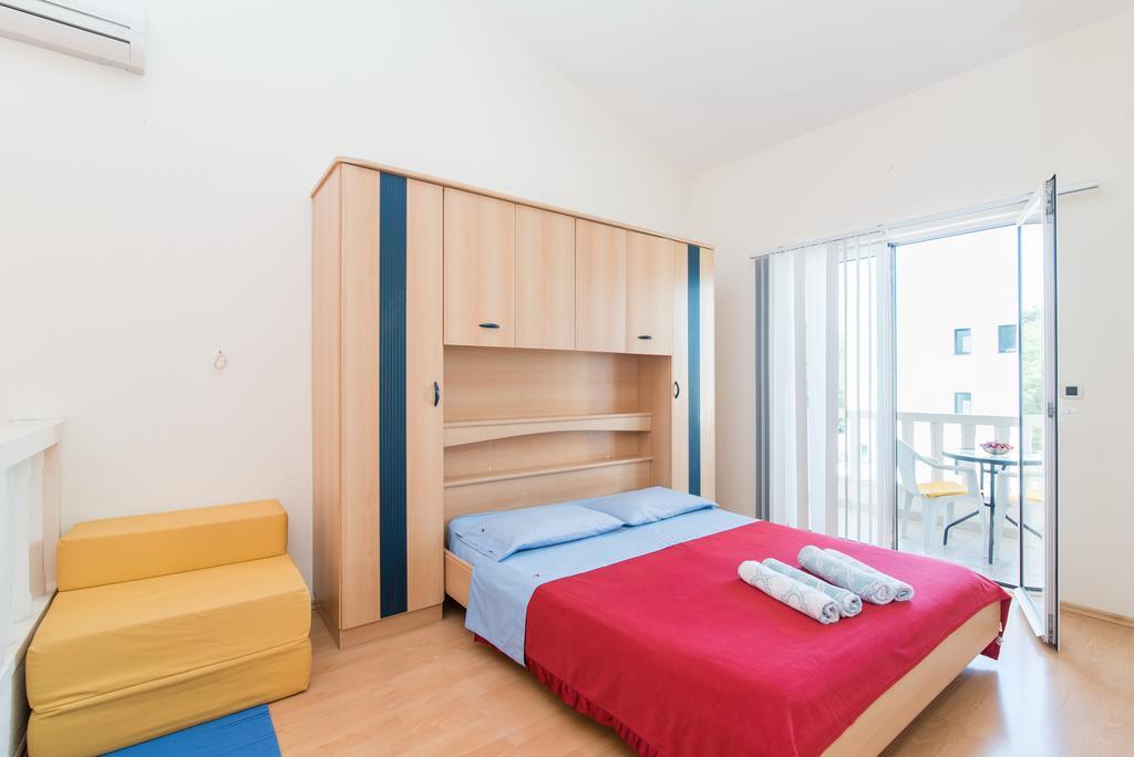 Studio Apartment Brela Esterno foto